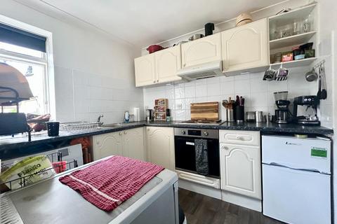 1 bedroom apartment to rent, Roundhill Crescent, Brighton