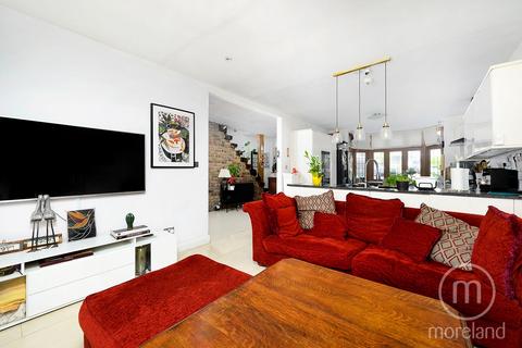 4 bedroom semi-detached house for sale, Dunstan Road, London NW11
