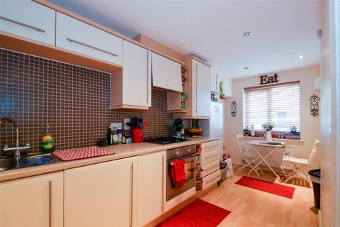 3 bedroom semi-detached house to rent, Rosehip Avenue, Red Lodge, IP28 8WS