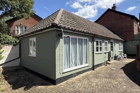 1 bedroom semi-detached bungalow to rent, Framlingham