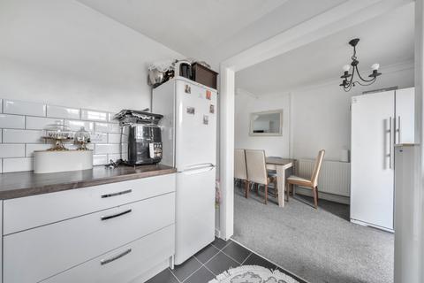 3 bedroom terraced house for sale, Newbury Drive, Freshbrook, Swindon, SN5