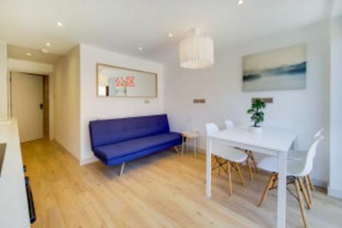 1 bedroom in a house share to rent, Hardman Road, Kingston upon Thames KT2