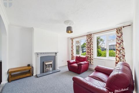 3 bedroom end of terrace house to rent, Brentwood Way, Aylesbury, Buckinghamshire