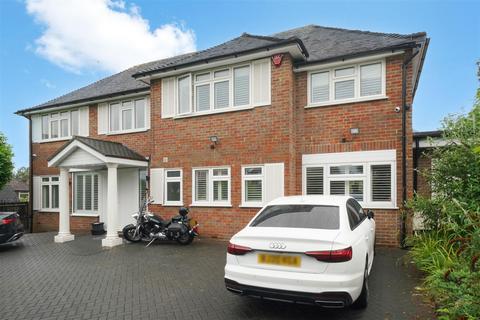 4 bedroom detached house for sale, Sackville Close, Harrow