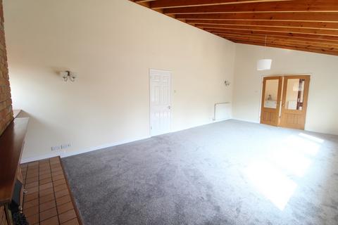 3 bedroom detached bungalow to rent, Horsecroft Road, Bury St Edmunds IP33
