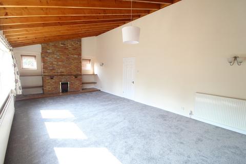 3 bedroom detached bungalow to rent, Horsecroft Road, Bury St Edmunds IP33