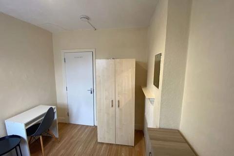 1 bedroom in a flat share to rent, A specious double room to let, Hendon NW4