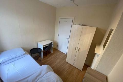 1 bedroom in a flat share to rent, A specious double room to let, Hendon NW4