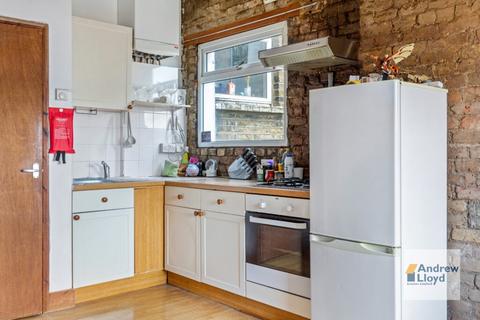 1 bedroom flat for sale, 1 Bedroom, Second Floor Flat – Kimberley Gardens, Haringey N4