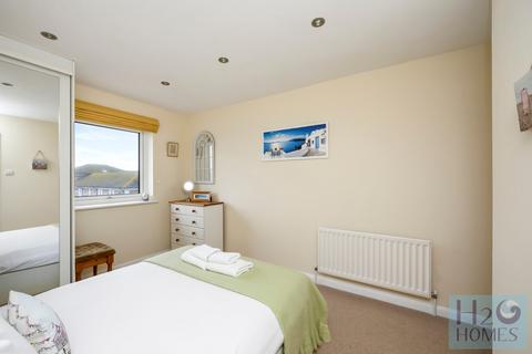 2 bedroom apartment to rent, Victory Mews, Brighton Marina Village