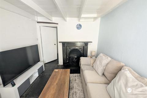 2 bedroom cottage to rent, Higher Bore Street, Bodmin, PL31