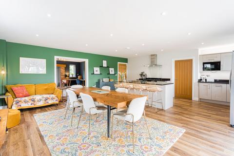 4 bedroom detached house to rent, Rowplatt Lane, East Grinstead RH19