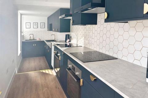 1 bedroom in a house share to rent, High Street, Kent ME7