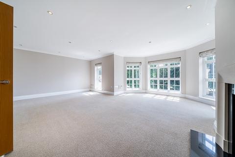 3 bedroom apartment to rent, Mountview Close, Hampstead Garden Suburb, London, NW11