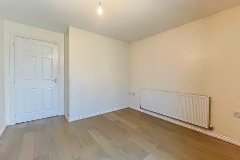 2 bedroom semi-detached house to rent, Southwold Close, Swindon SN25