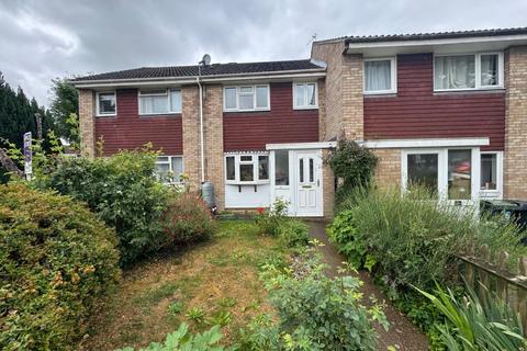 3 bedroom terraced house to rent, Freelands Road, Snodland