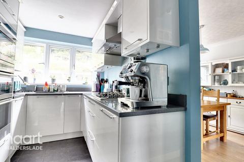 3 bedroom semi-detached house for sale, Walderslade Road, Chatham