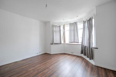 3 bedroom detached house to rent, The Vale,  London,  NW11