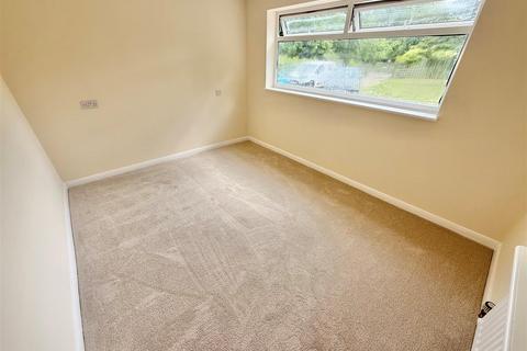 4 bedroom detached bungalow to rent, Sundon Road, Harlington, LU5 6LW