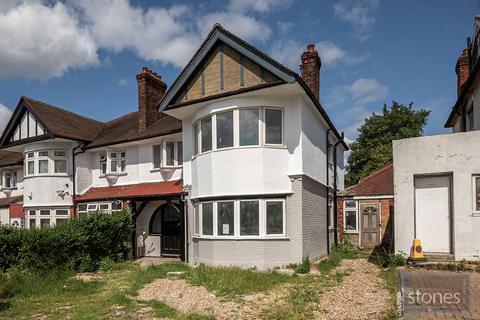 5 bedroom semi-detached house to rent, Hendon Way, London, NW2