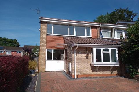 4 bedroom end of terrace house to rent, Aragon Close, Hemel Hempstead