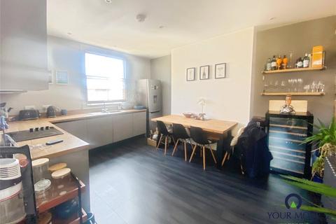 2 bedroom flat to rent, Addington Street, Kent CT11