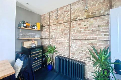 2 bedroom flat to rent, Addington Street, Kent CT11