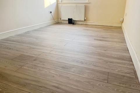 2 bedroom flat to rent, Collier Row Lane, London RM5