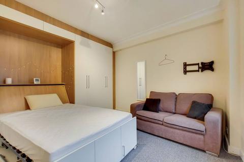 Studio to rent, Fetter Lane, City, London, EC4A