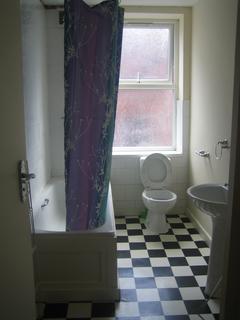 6 bedroom flat to rent, Davenport Avenue, Manchester M20