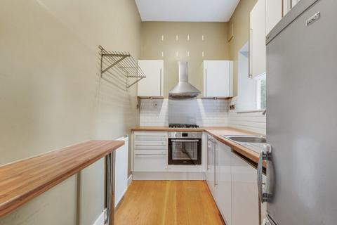 1 bedroom ground floor flat to rent, Brecknock Road, London N7