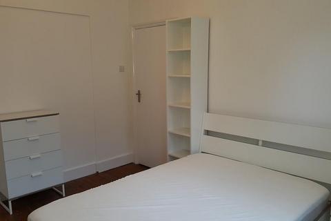 4 bedroom terraced house to rent, Lochaline Street, London