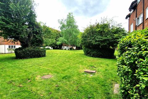 2 bedroom flat to rent, Galdana Avenue, New Barnet EN5 5JT