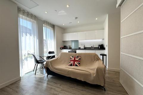 Studio to rent, 300 Kings Road, Reading RG1