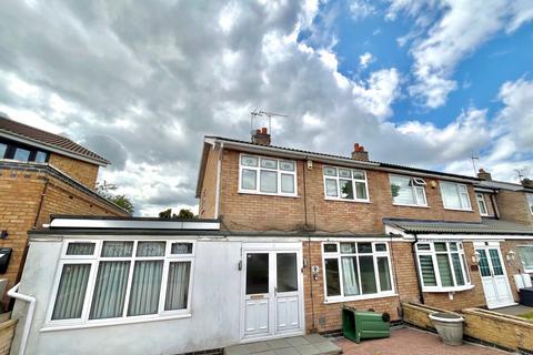 4 bedroom semi-detached house to rent, Trent Close, Leicester LE2