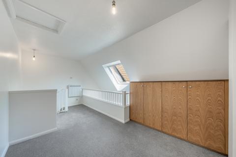 Studio to rent, Alexander Close, Barnet EN4