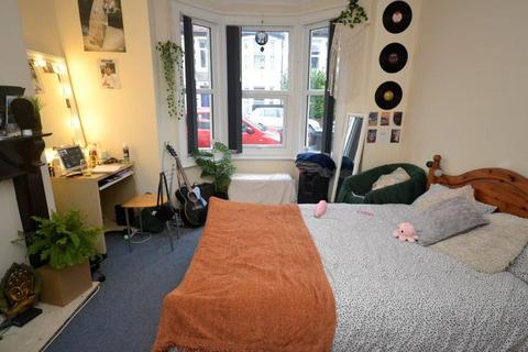 6 bedroom house to rent, Raleigh Road, Bristol BS3