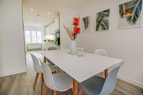4 bedroom detached house to rent, Wingate Close, Snodland, ME6