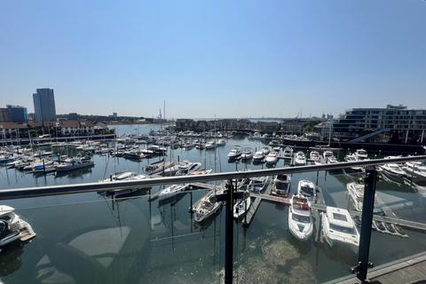 2 bedroom flat to rent, Admirals Quay, Southampton SO14