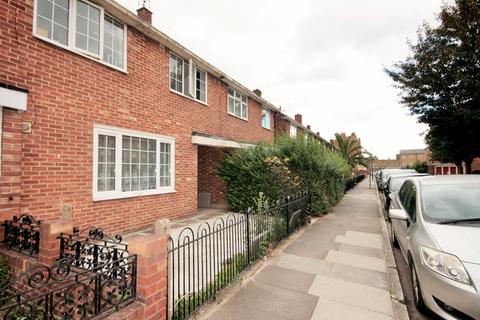 4 bedroom cottage to rent, Lindley Street, E1 3AZ