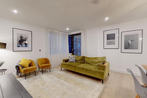 3 bedroom flat to rent, Cremer Street