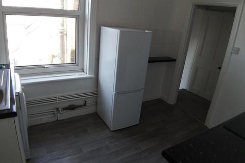 2 bedroom flat to rent, High Street, Chatham, Kent, ME4