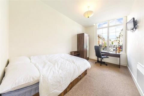 4 bedroom flat to rent, Princess Victoria Street, Bristol BS8