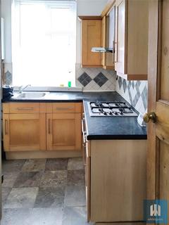 3 bedroom semi-detached house to rent, Lynton Avenue, Springwood, Huddersfield, HD1