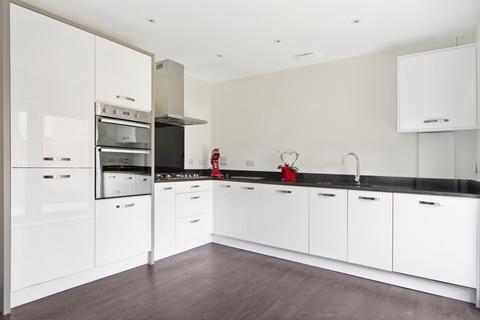 3 bedroom end of terrace house to rent, Southwell Drive, Trumpington, Cambridge