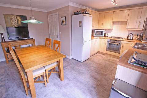 4 bedroom terraced house to rent, Seabrook Mews, Exeter