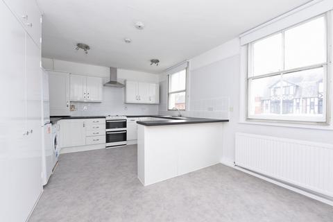 2 bedroom maisonette to rent, Alexandra Road, Farnborough, GU14