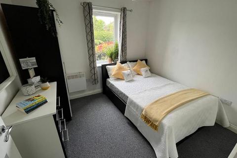2 bedroom flat to rent, 28 Old Oak Drive, Leeds LS16