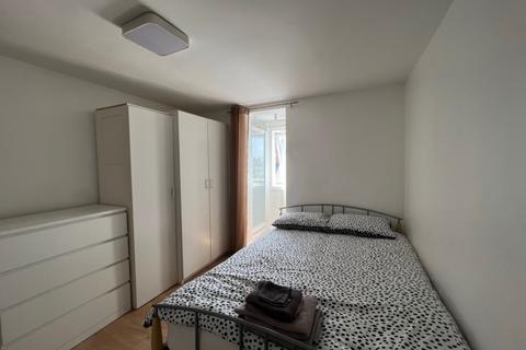 Studio to rent, Mill Lane, Hampstead