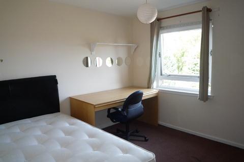 4 bedroom flat to rent, Tayfield Place, Dundee, DD2